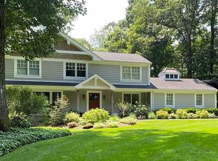 46 Elizabeth Ln, Mahwah, NJ 07430