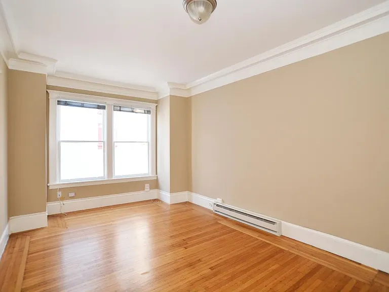 4845 California St #4 — Photo 11