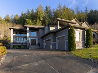 10850 Carmichael St, Maple Ridge, BC V2W 0H3