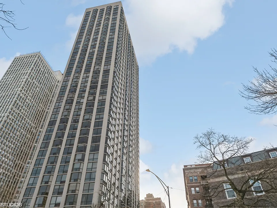 2650 N Lakeview Ave #3506