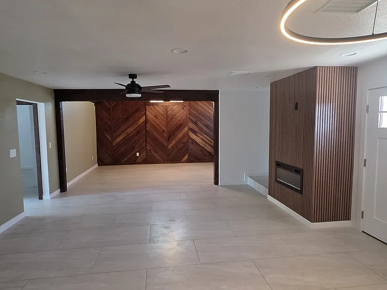 1042 Franklin Ave — Photo 4