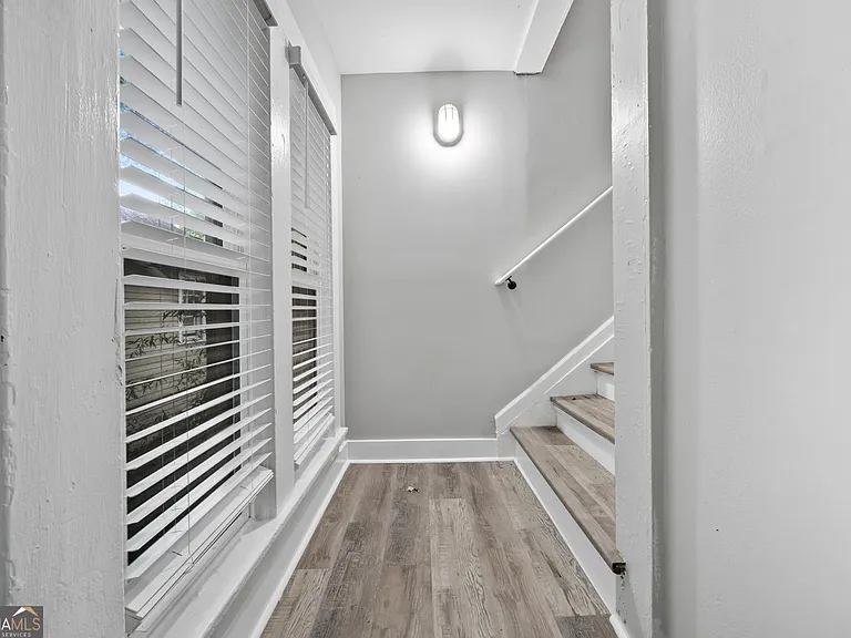 1126 Briarcliff Pl NE #1 — Photo 3