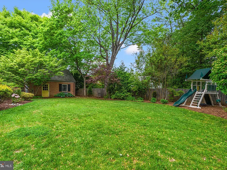 3701 Blackthorn Ct — Photo 41