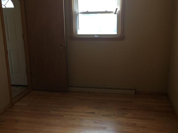 3rd image of 8605 W Glendale Ave