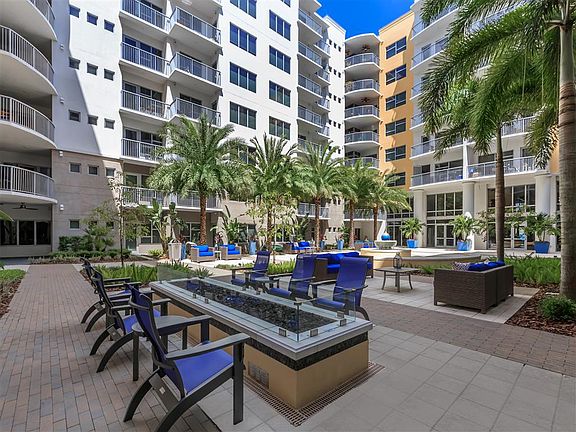 4th image of 151 7th St S #236