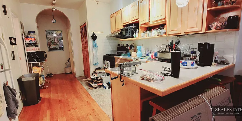 Rented by ZealEstate Group Inc | media 14