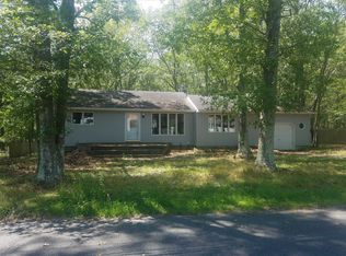 50 Cheemaun Trl, Ridge, NY 11961