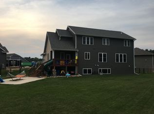 3047 Hidden Meadow Ct, Eau Claire, WI 54701