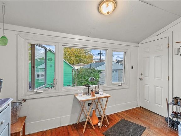 3rd image of 2627 Clarence Ave