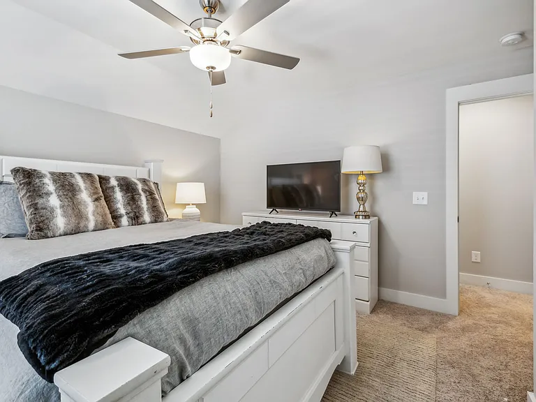 7560 Maggie Dr — Photo 39