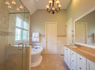 4466 Castle Ct, Allentown, PA 18103