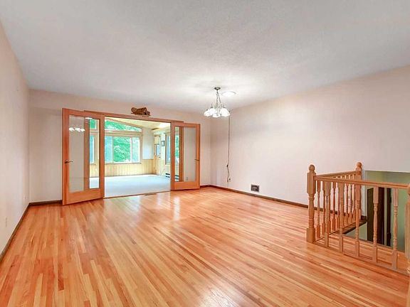 3rd image of 3765 Nathan Ln N