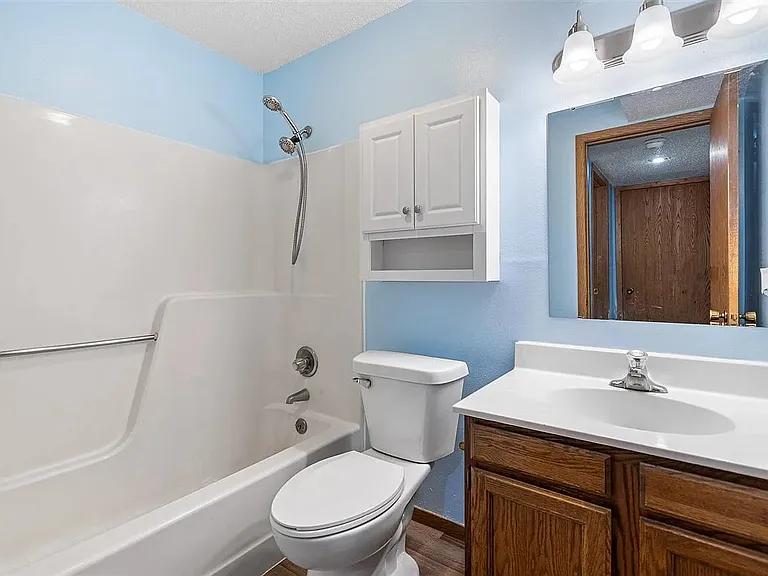 758 Westwinds Dr #6 — Photo 2