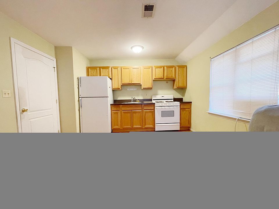 1st image of 110 Aviston St Floor 2
