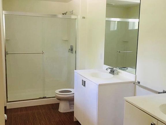 5th image of 401 Sunset Ave #402
