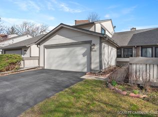 2505 Honeysuckle Ln, Rolling Meadows, IL 60008