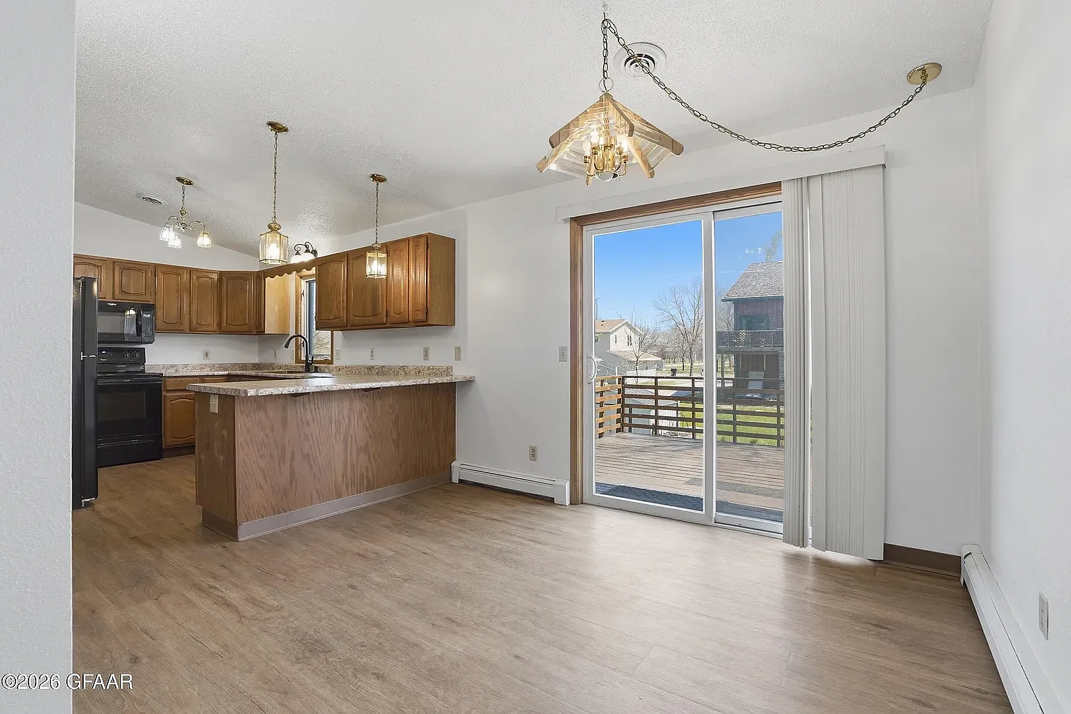 3 bed, 1800 sqft, $1,895 — Photo 3