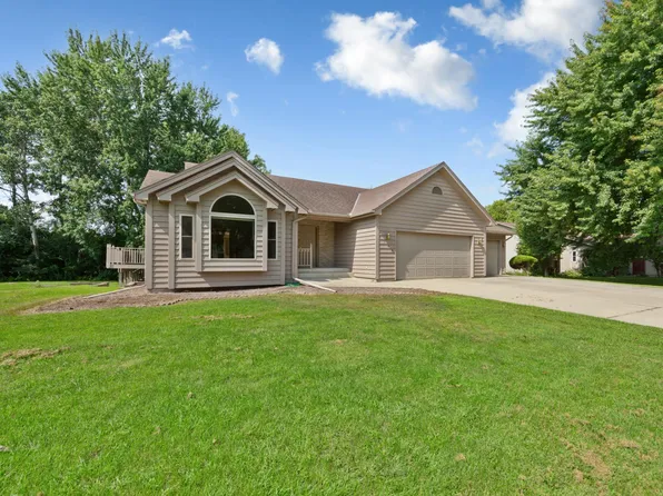 1160 Greenleaf Rd, Owatonna, MN 55060