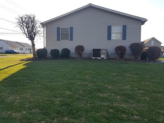 3rd image of 200 Edgelawn St