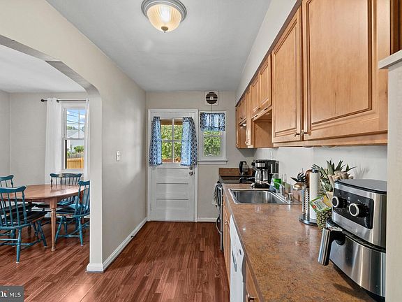 4th image of 1500 Aldeney Ave