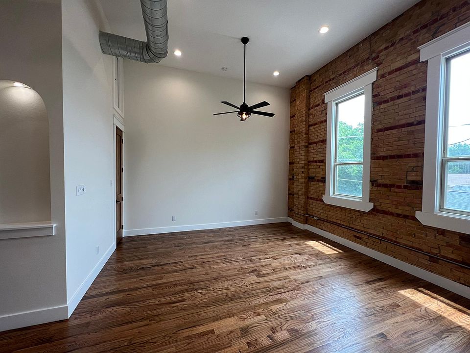 1st image of 1411 Wesleyan St #202