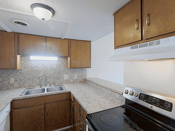 5th image of 331 Hermitage Dr