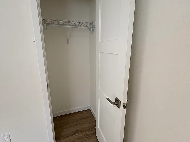 5017 S Roxbury St — Photo 12
