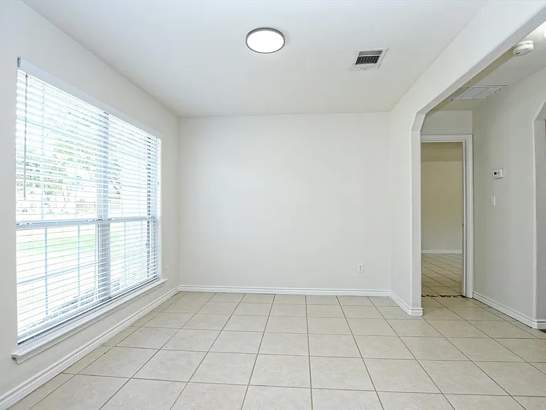 20601 Camel Back St — Photo 5
