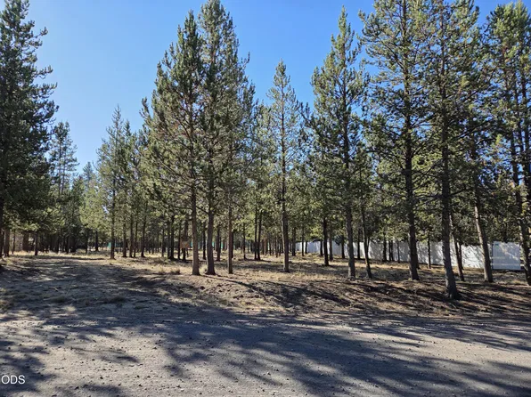 4100 Beechwood Dr, La Pine, OR 97739