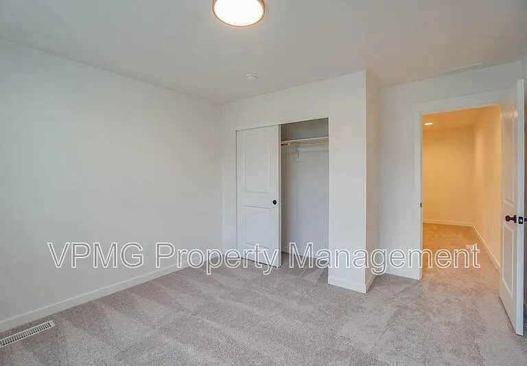 1605 NE 180th Ave — Photo 30