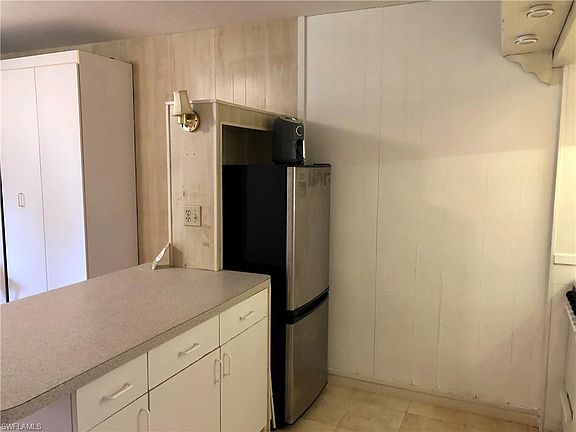 5th image of 240 N Collier Blvd APT H3