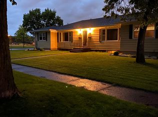 917 16th St S, Moorhead, MN 56560