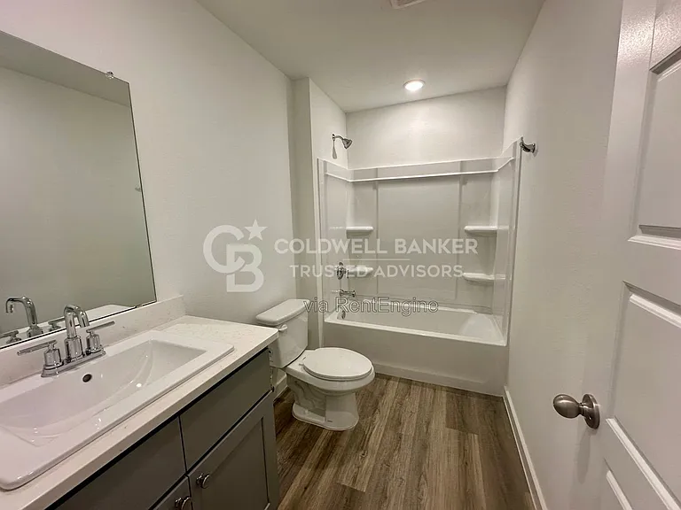 614 14th St — Photo 10