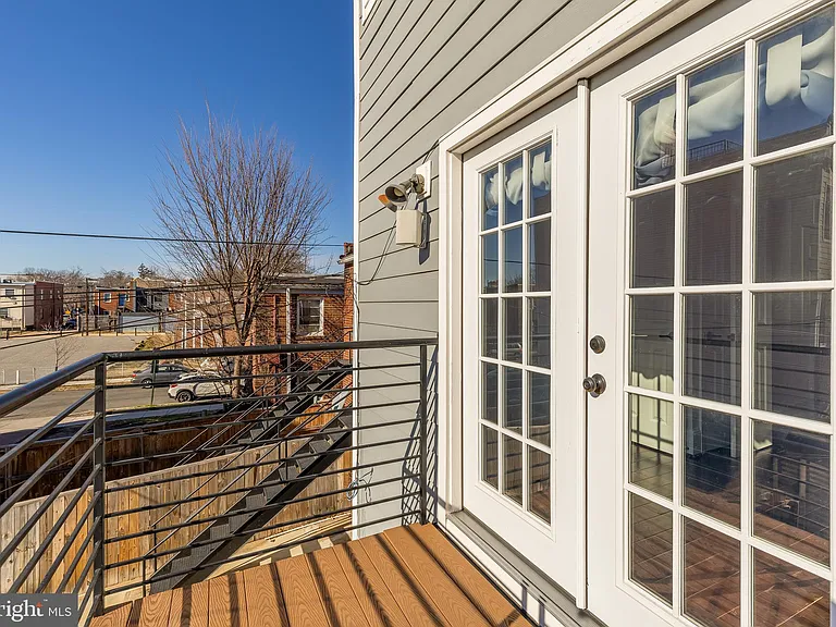 1609 Levis St NE — Photo 35