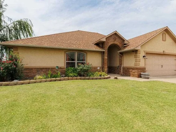 1204 Apple Creek Dr, Elgin, OK 73538