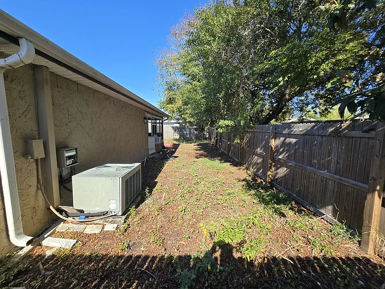 9004 Saint Regis Ln — Photo 15