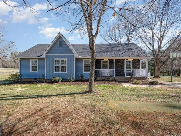 3817 Old Cox Rd, Asheboro, NC 27205