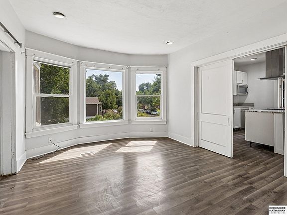 4th image of 519 S 34th St