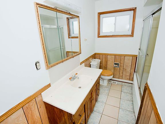 4th image of 8030 E 42nd St