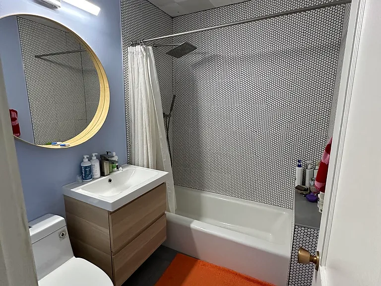 Full bathroom