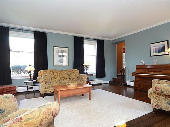 3rd image of 232 Linden Ct