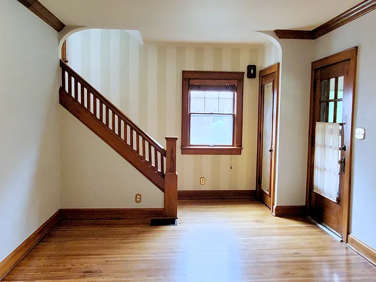 131 Glenmont Ave — Photo 12
