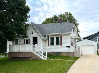 317 W Grant St, Spring Valley, MN 55975