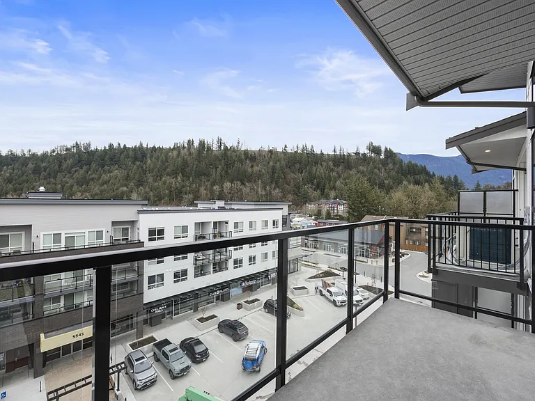 45511 Campus Dr — Photo 50