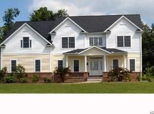 11850 Edinboro Ln, Chagrin Falls, OH 44023