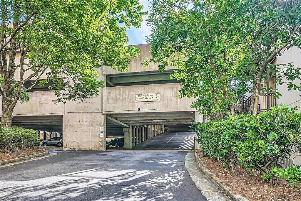 Peachtree Rd NE, Brookhaven — Photo 3