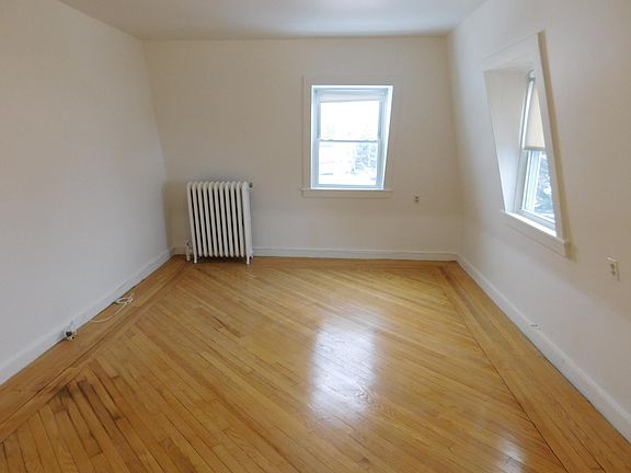 5th image of 40 Noble St Floor 3