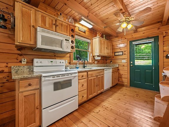 5th image of 4226 Chamberlain Ln