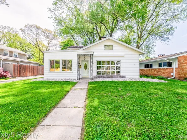 1430 Riverview Ave, Monroe, MI 48162