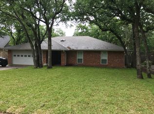 5305 Falcon Wood Ct, Arlington, TX 76016